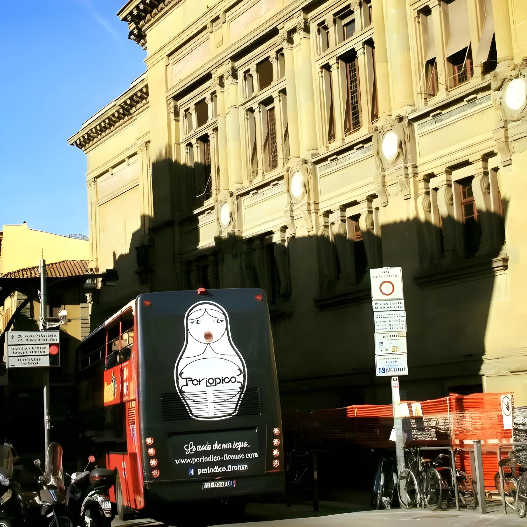 Il primo autobus di Firenze con la pubblicità Periodico