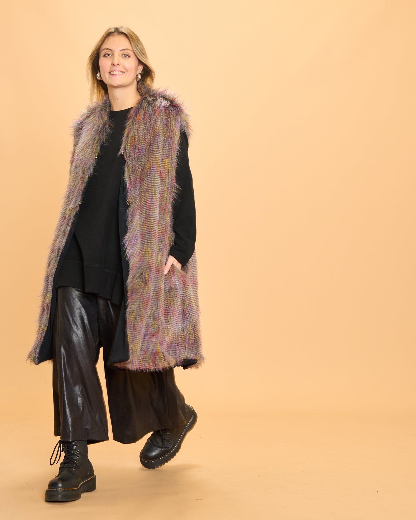 Cappotto Smanicato in Eco-Pelliccia